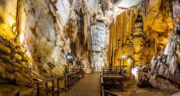grotte de na phoong ba be vietnam